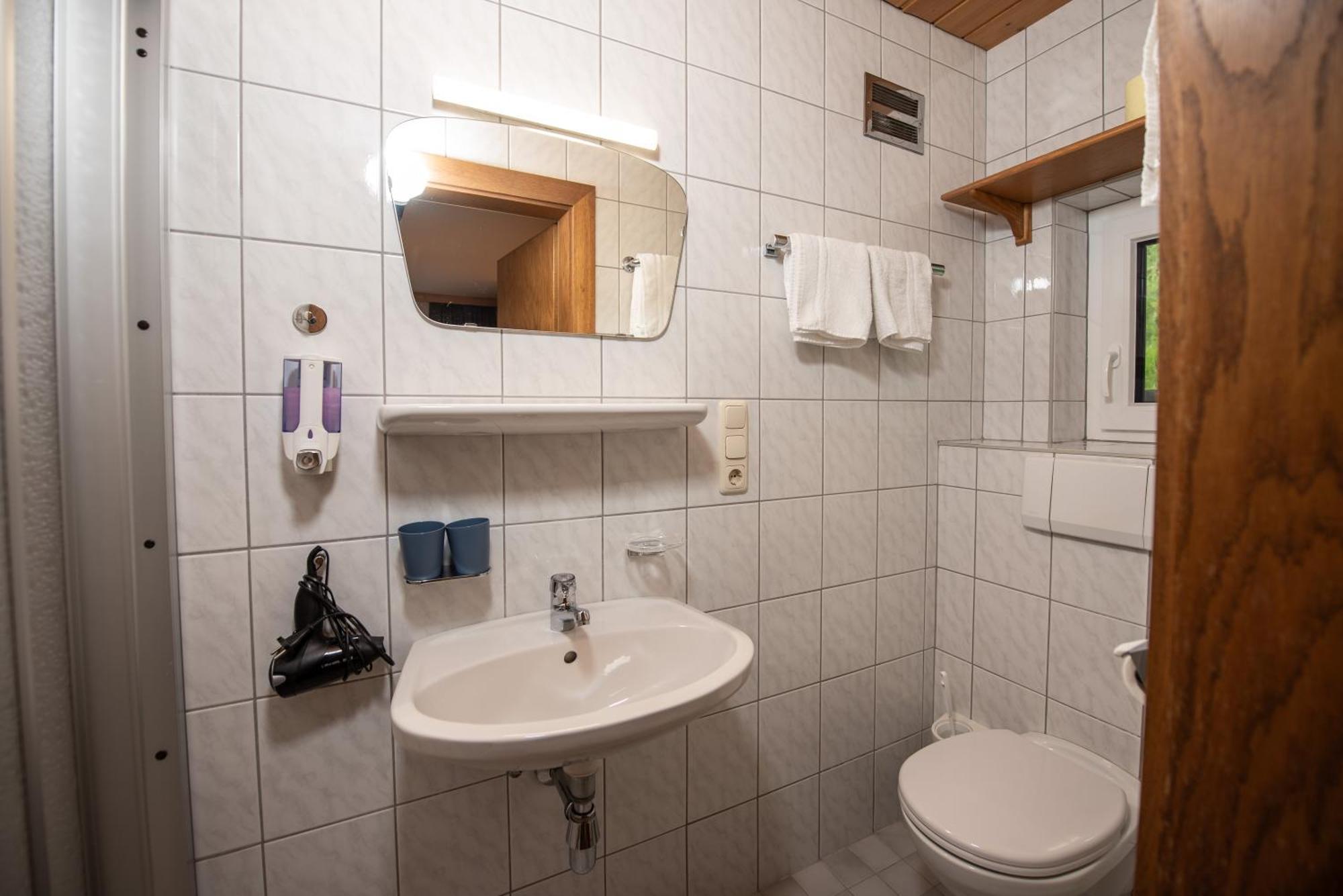 Hotel Haus Scharler, Talstation Neukirchen am Großvenediger Zewnętrze zdjęcie